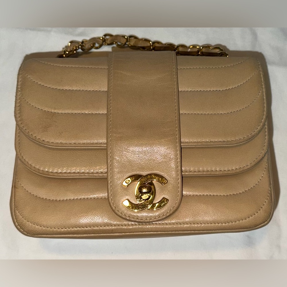 Chanel Horizontal Quilt Double Classic Flap Mini Vintage 24k Gold Scallop